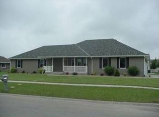 2232 Redhawk Ln, Salina, KS 67401