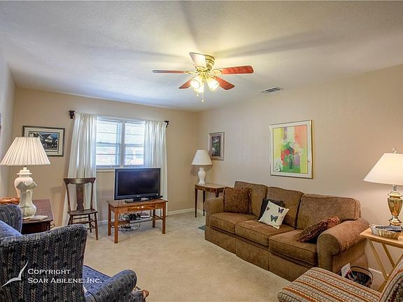 3rd image of 1457 N Willis St