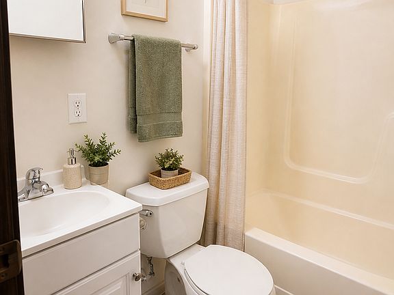 5th image of 1008 N Salisbury St #8df7a0bbf