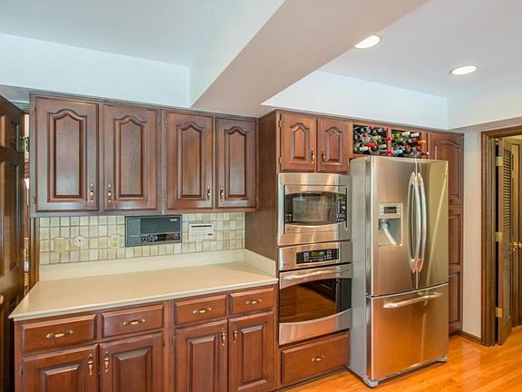 4th image of 4884 Stonehaven Dr