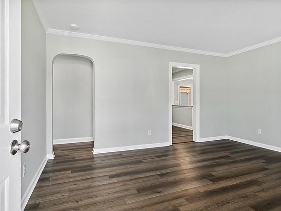 2nd image of 4 Davis Ave
