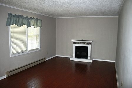 4th image of 538 Broadway St