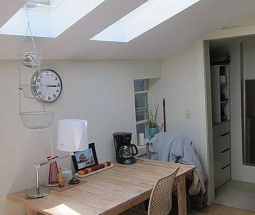 4th image of 1544 9th St #B