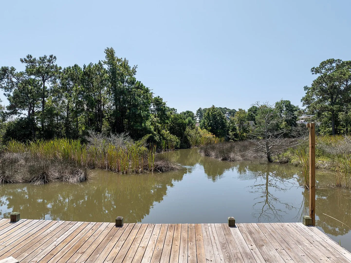 A Storybook Waterfront Retreat on the Bay — Photo 3