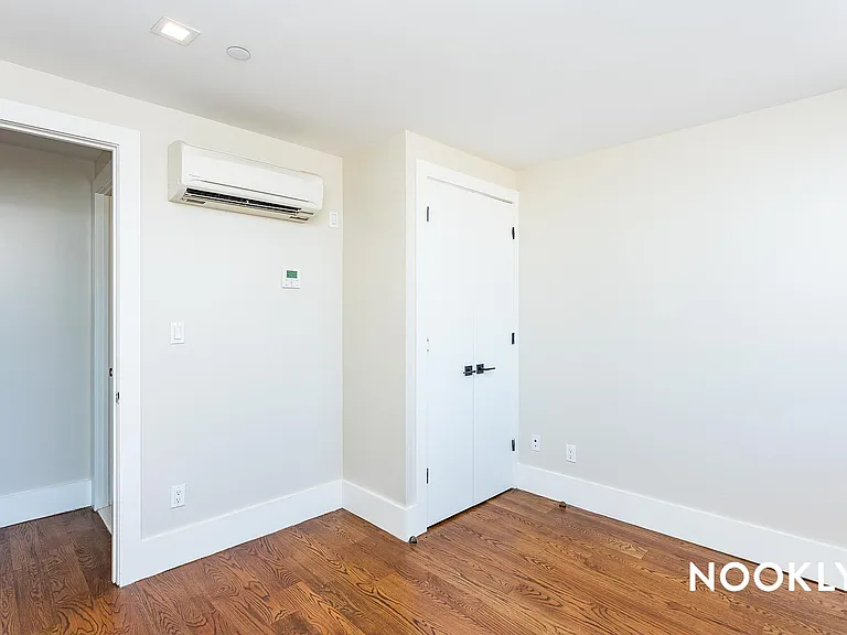 136 Erasmus St #4A — Photo 15