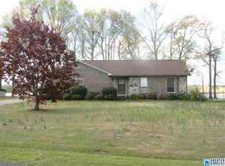 520 Indian Lake Dr, Rainbow City, AL 35906