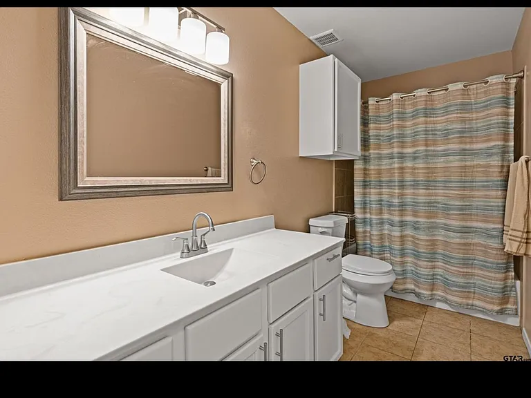 553 Princess Pl — Photo 7