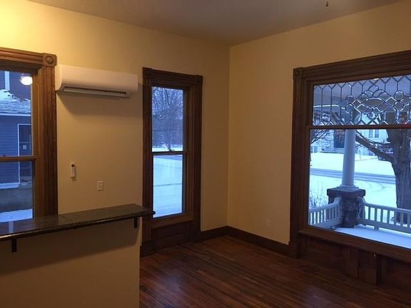 2nd image of 318 Woodward Ave APT 1
