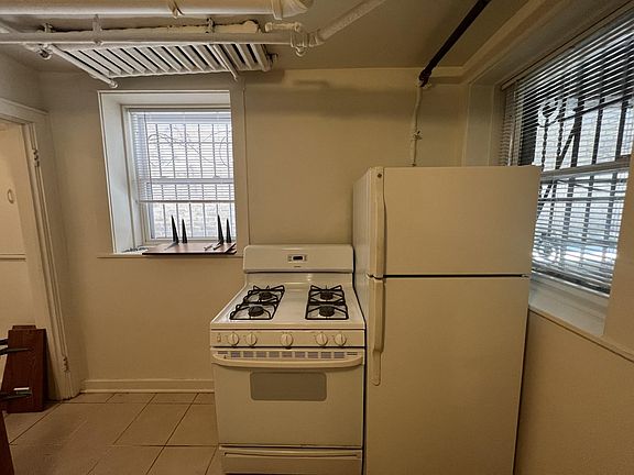 4th image of 5545 S Hyde Park Blvd #G