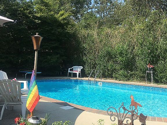 Backyard built in pool/patio