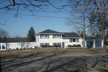 2nd image of 13 Oak Dr
