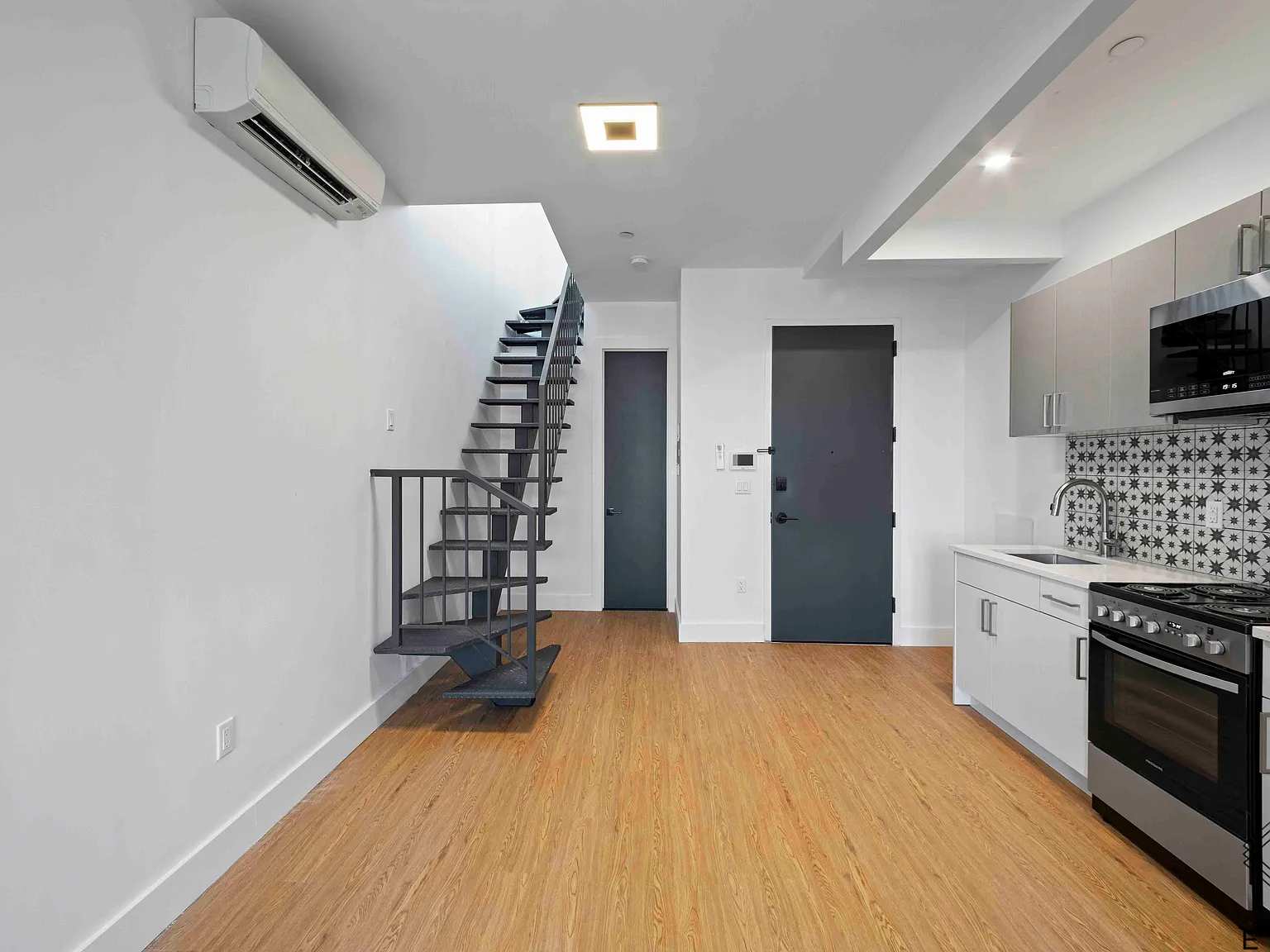 156 Erasmus Street — Photo 4