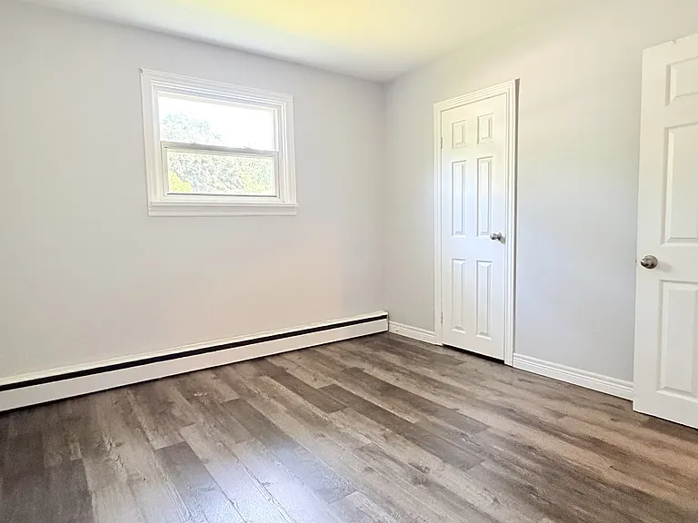 537 Confederation St #1 — Photo 7