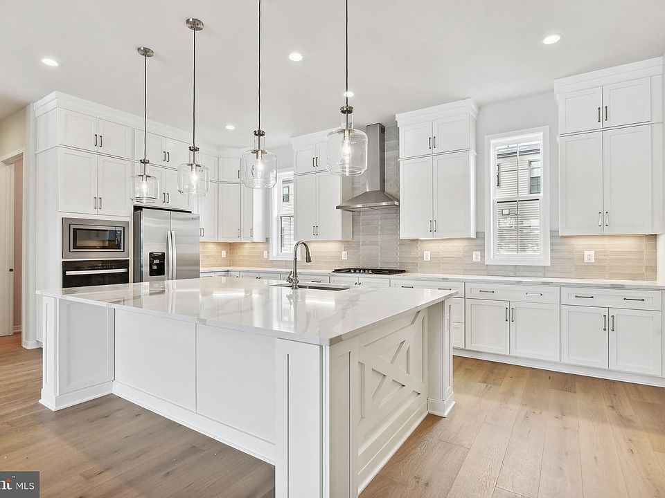 19818 Bodmer Dr, Ashburn, VA 20147 Zillow