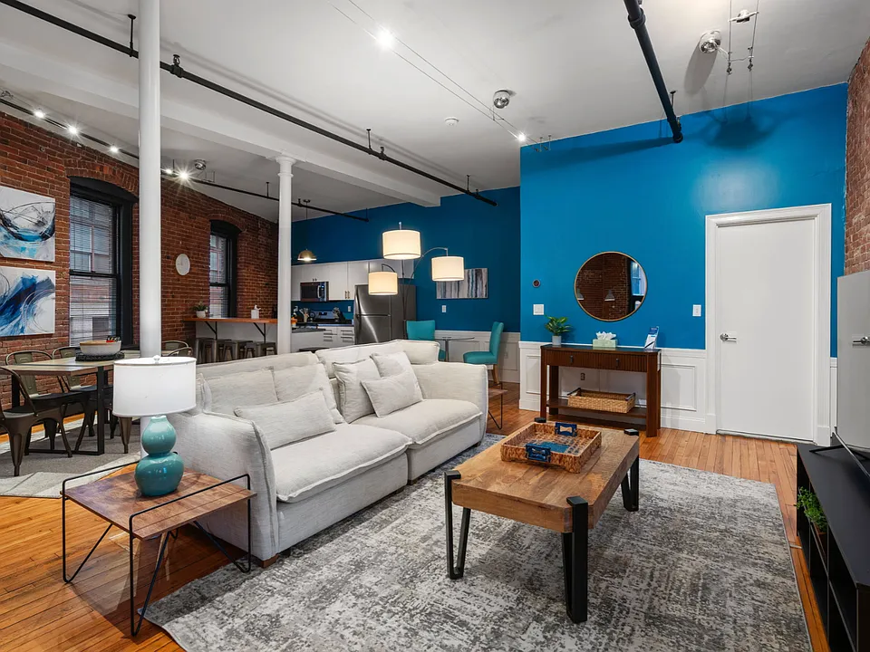 19 Stanhope St #1A