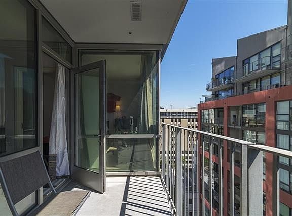 4th image of 321 10th Ave Unit 905