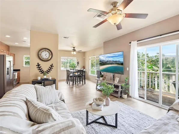 550 Kunehi St APT 202, Kapolei, HI 96707