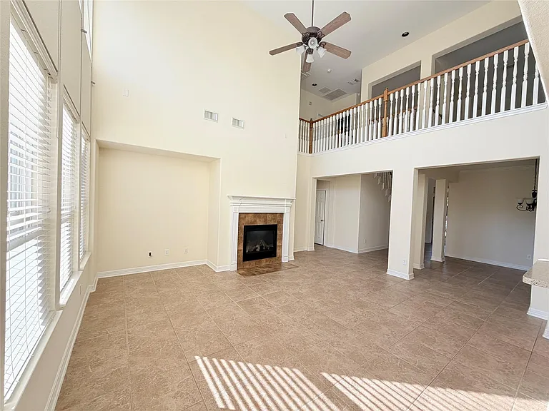 28015 Silverstream Ct — Photo 4