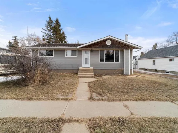4925 W 49th St, Killam, AB T0B 2L0