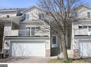 971 Santa Vera Dr, Chanhassen, MN 55317