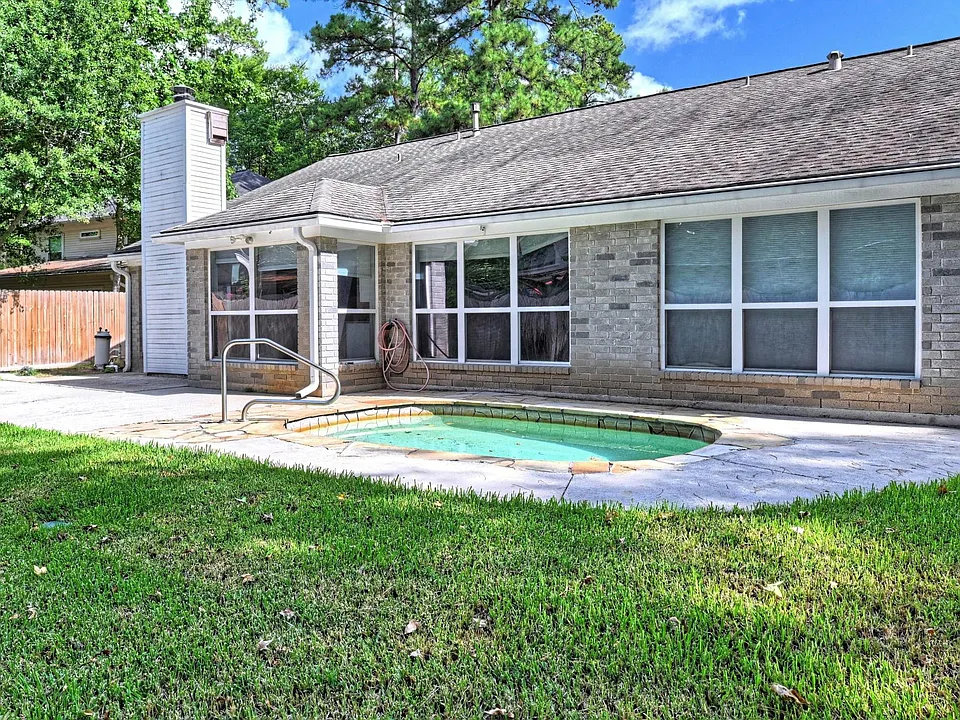 15 White Bark Pl