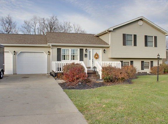2nd image of 155 Wildflower Ln