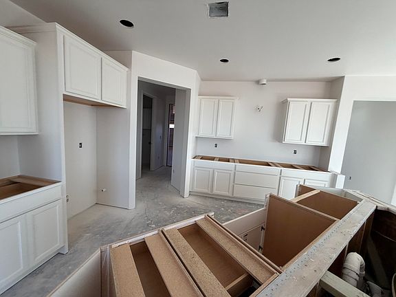 5th image of 7317 Loire Dr NE