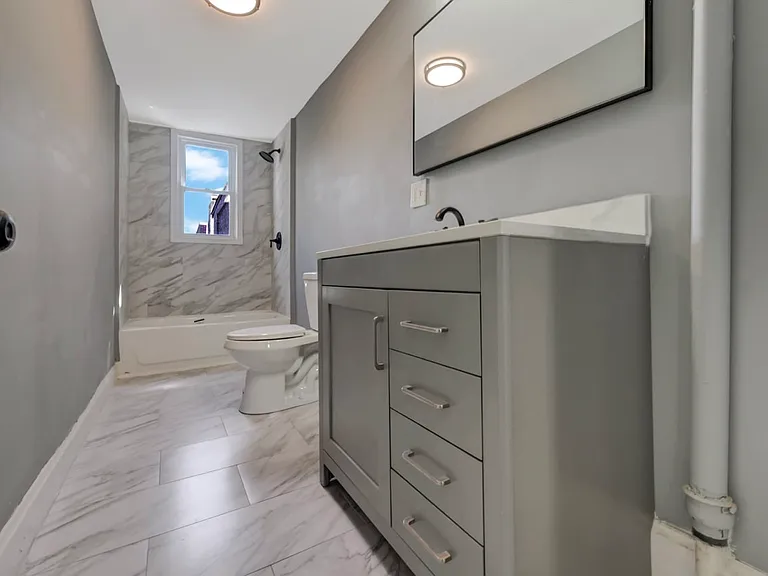 128 E Broad St #C — Photo 28