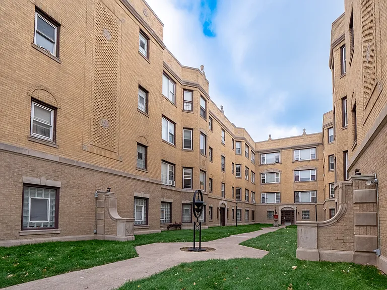 7371 N Damen Ave #D2 — Photo 6