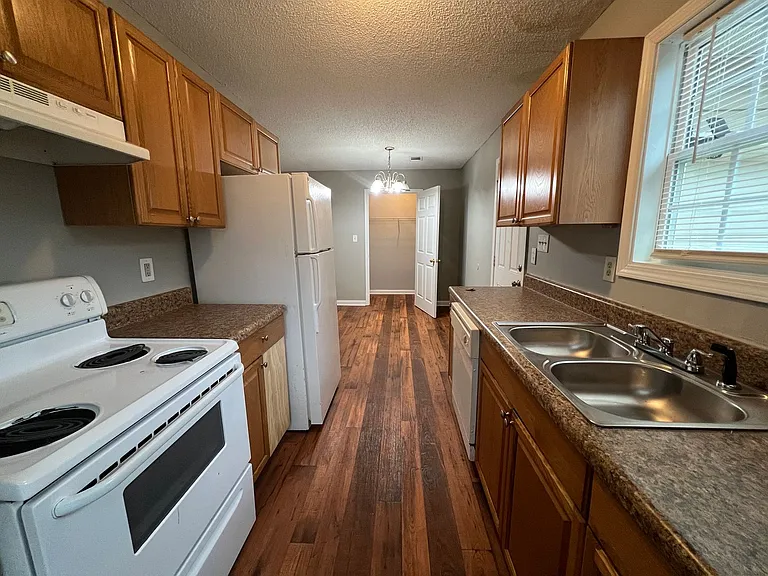 2535 Rex Ave SW — Photo 5