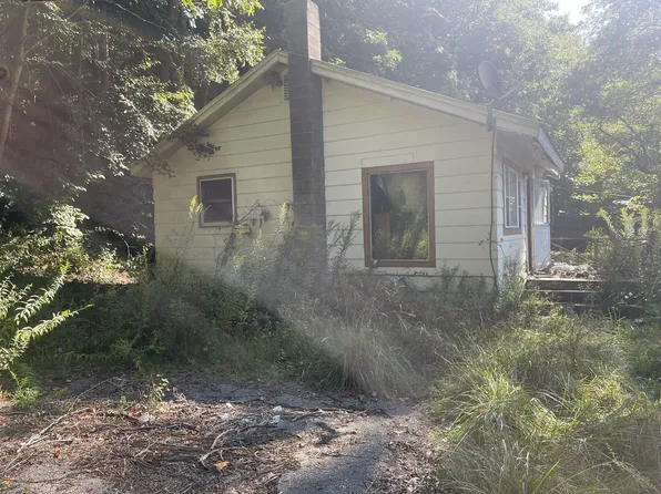 6503 Midland Trl W, Charmco, WV 25958