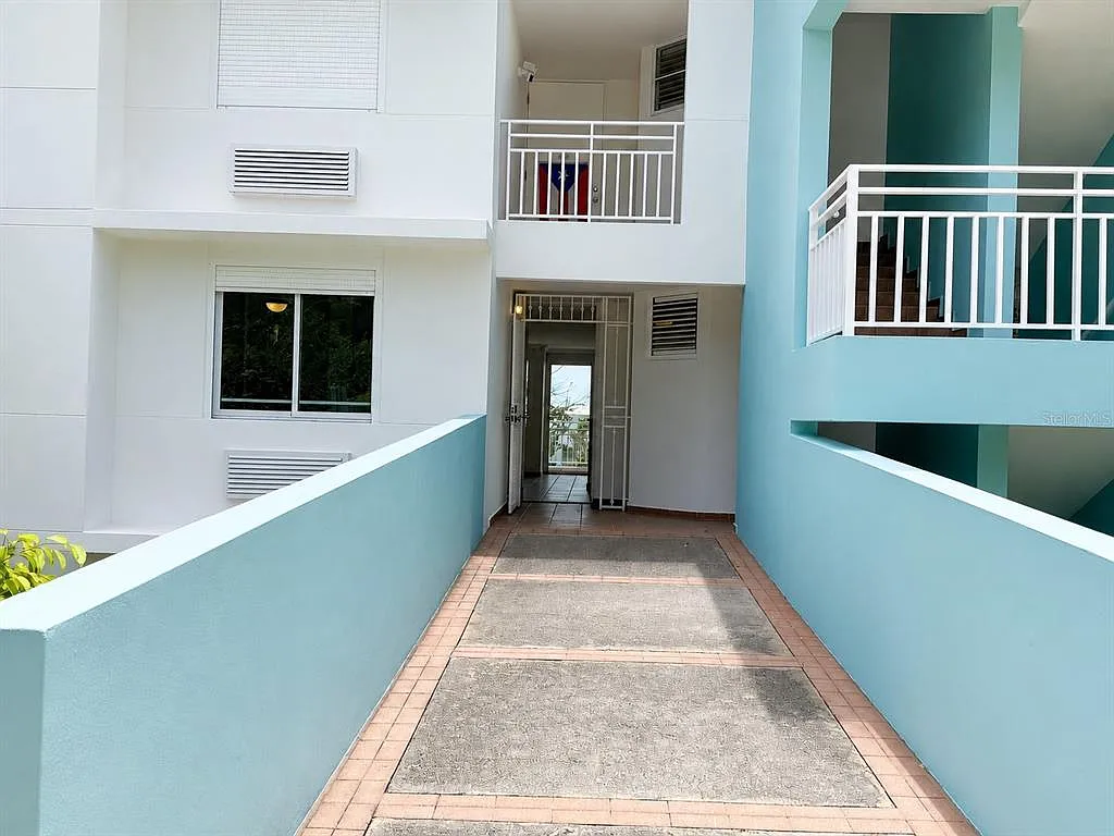 3 bed, 2.0 bath, 2713 sqft, $1,500 — Photo 2