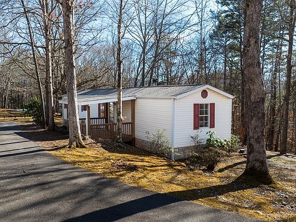 3rd image of 136 Carolina Village Cir