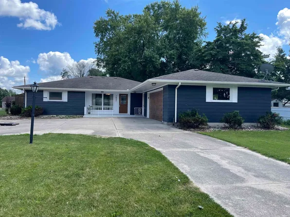 1607 Westchester Dr, North Manchester, IN 46962