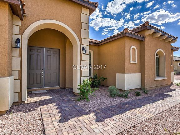 3rd image of 2806 Belmont Dr