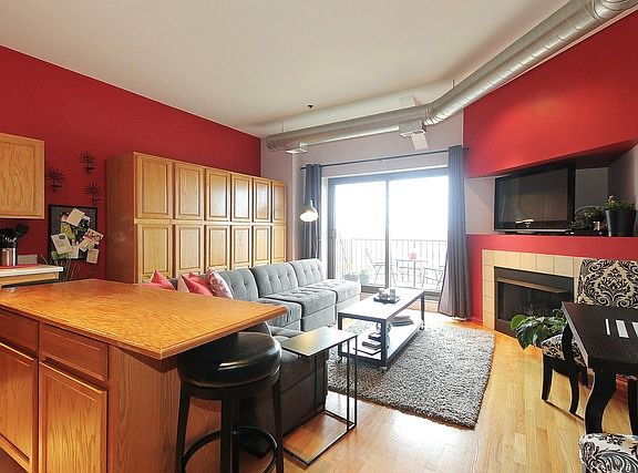 4th image of 1000 E 53rd St Unit 606