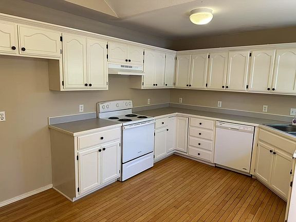 5th image of 1017 W Birch St