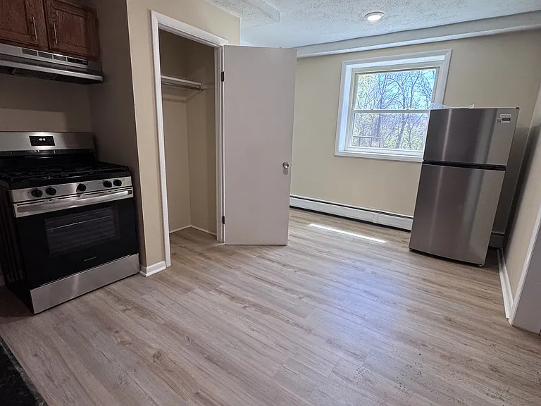 400 Riverside Dr #OVERLOOKBSMT9 — Photo 9