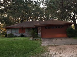 90 Live Oak Dr, Inez, TX 77968