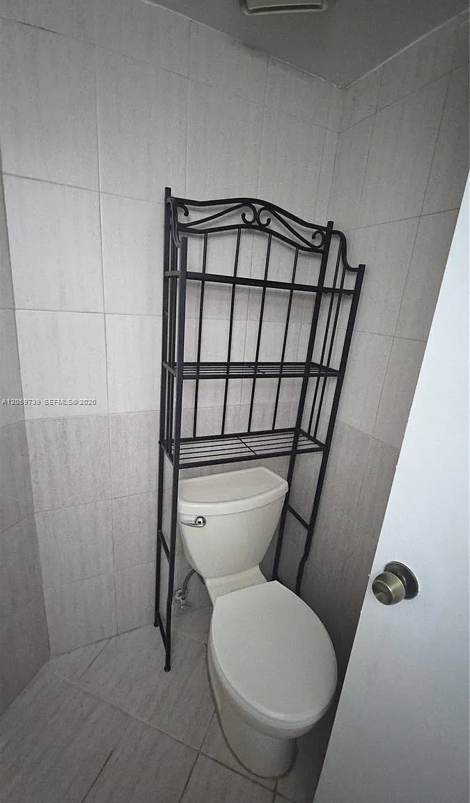 9437 Fontainebleau Blvd — Photo 4