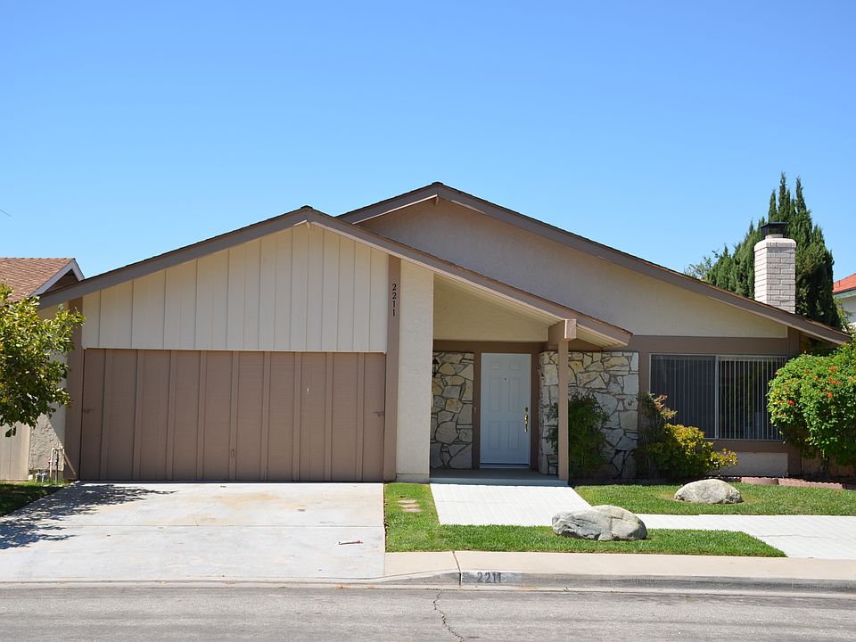 1st image of 2211 E Lizbeth Ave