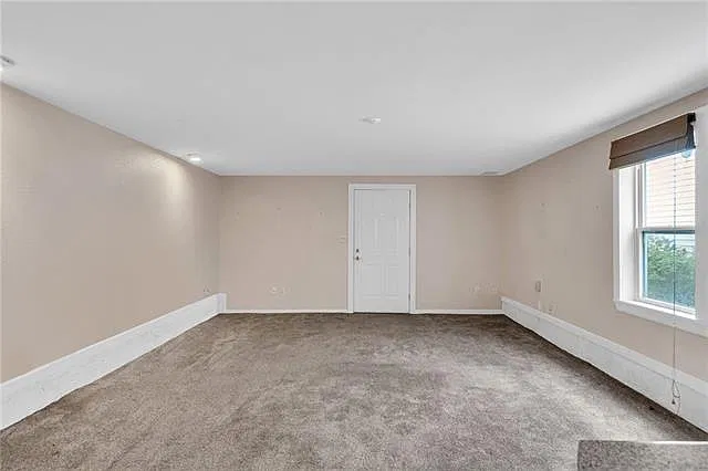 3 bed, 2.0 bath, 1570 sqft, $2,000 — Photo 4