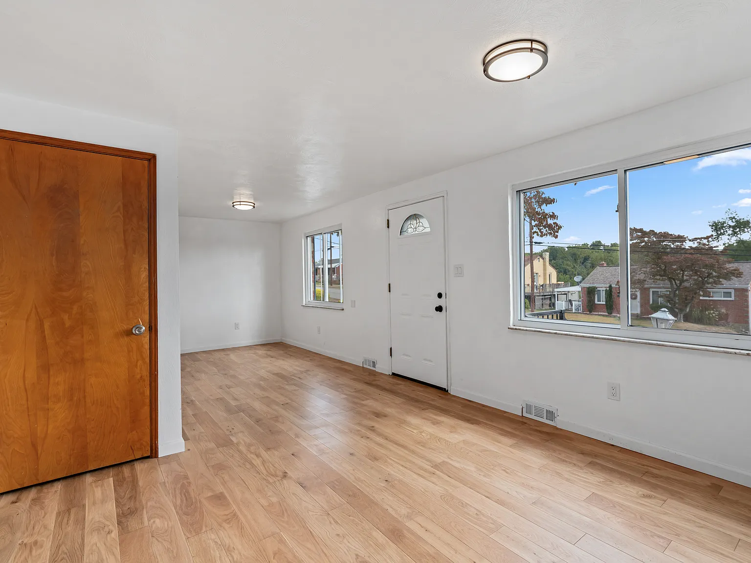 3 bed, 1200 sqft, $1,780 — Photo 3