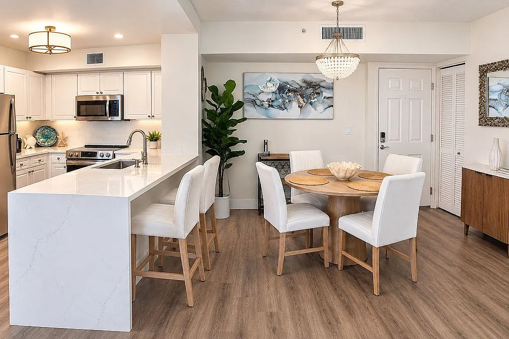 1 bed, 970 sqft, $6,000 — Photo 3