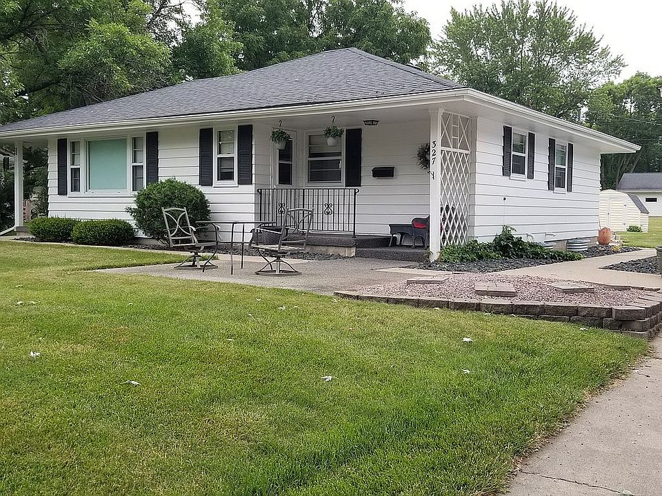1st image of 327 Chestnut St S