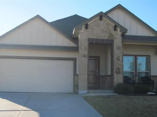 2304 Three Wood Way, Navasota, TX 77868