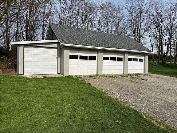 3rd image of 18323 Wilson Rd