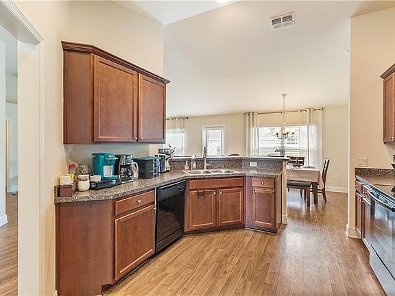 4th image of 1519 Normandy Heights Blvd