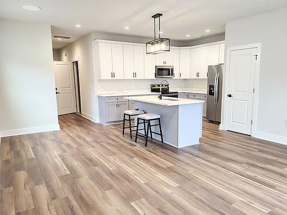 5th image of 126 Chella Ct