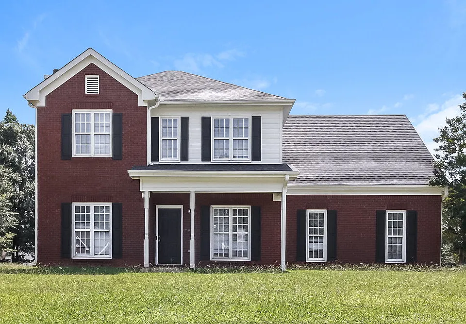 100 Wisteria Cir